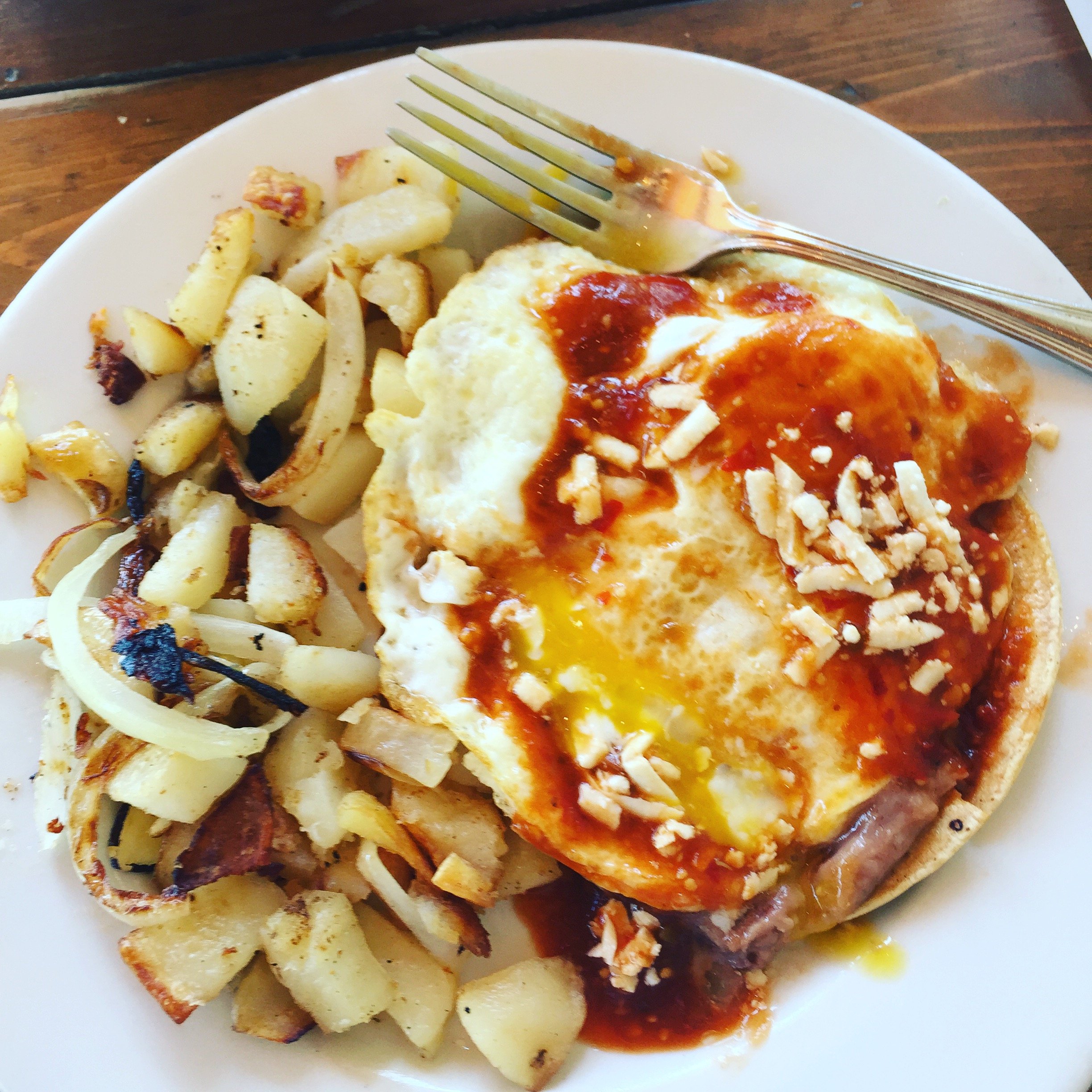 huevos and papas at takoba