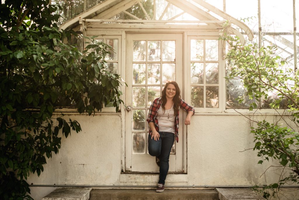 university of texas graduation portraits, graduation portrait photographer in austin, local graduation portraits in austin texas, senior portrait photographer for UT austin, 