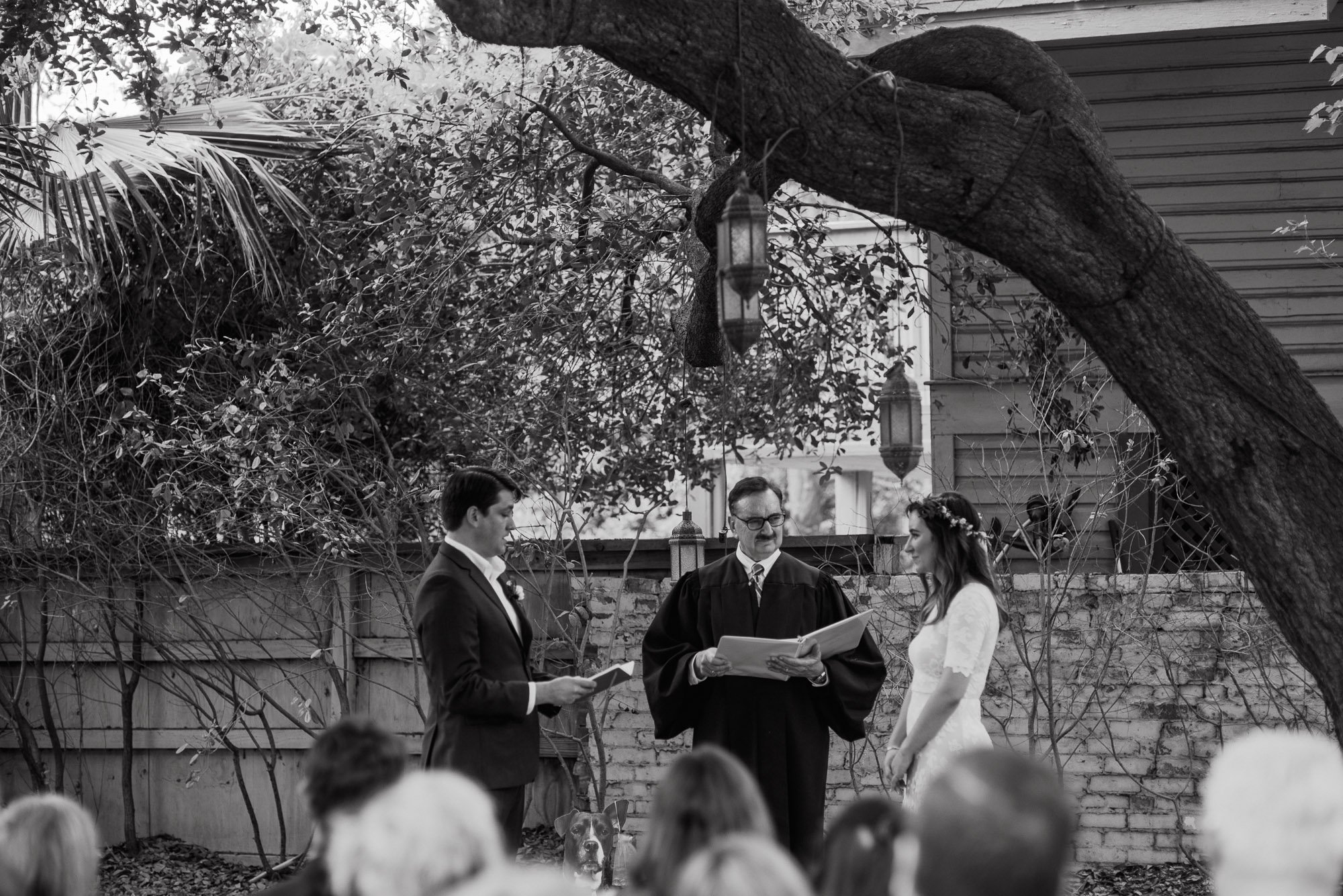 natural outdoor san antonio wedding photography, backyard wedding at king william manor, san antonio wedding photographer