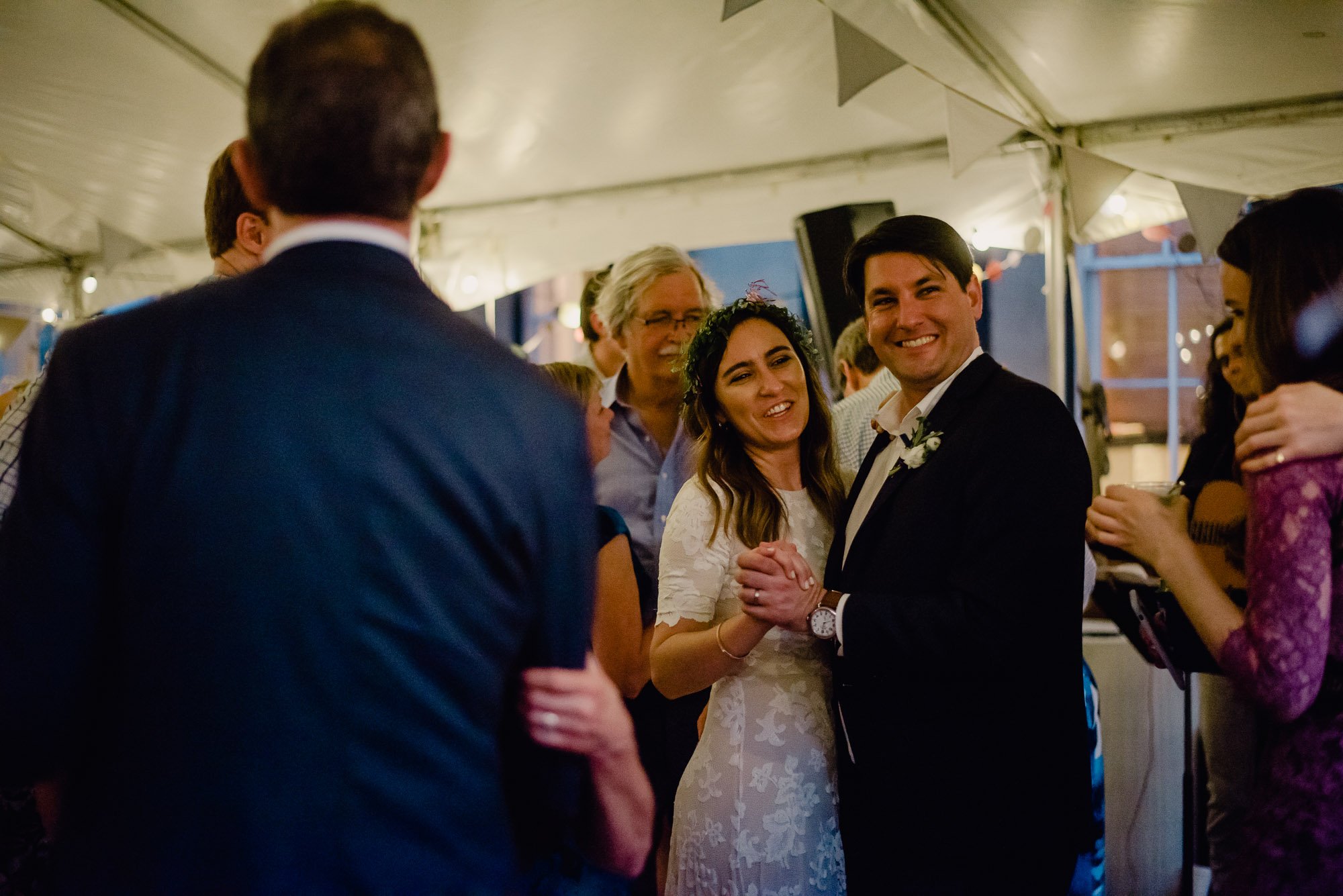 san antonio wedding photographer for modern couples in love, creative wedding photos under a tent in san antonio, king william manor wedding