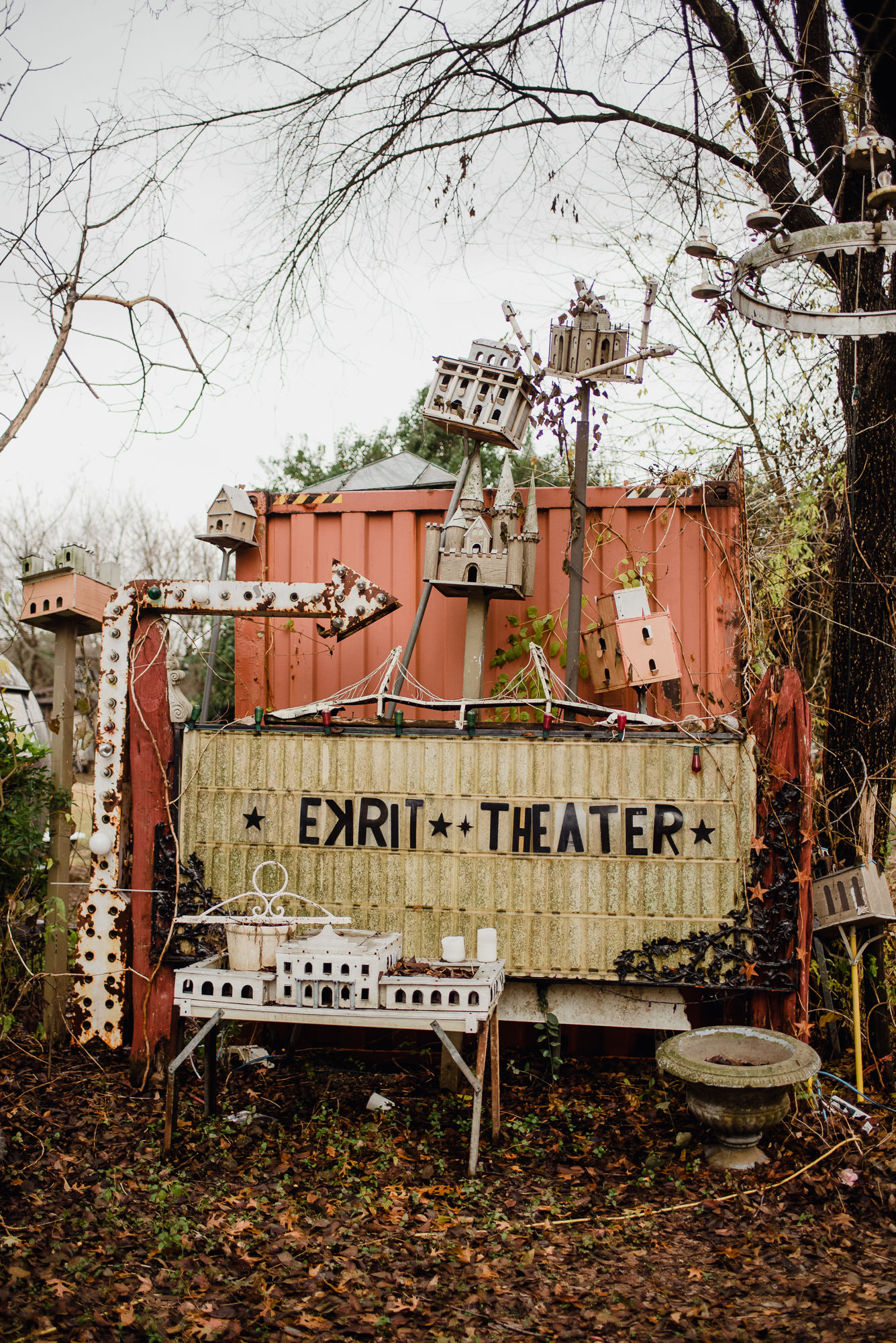 sekrit theater sign