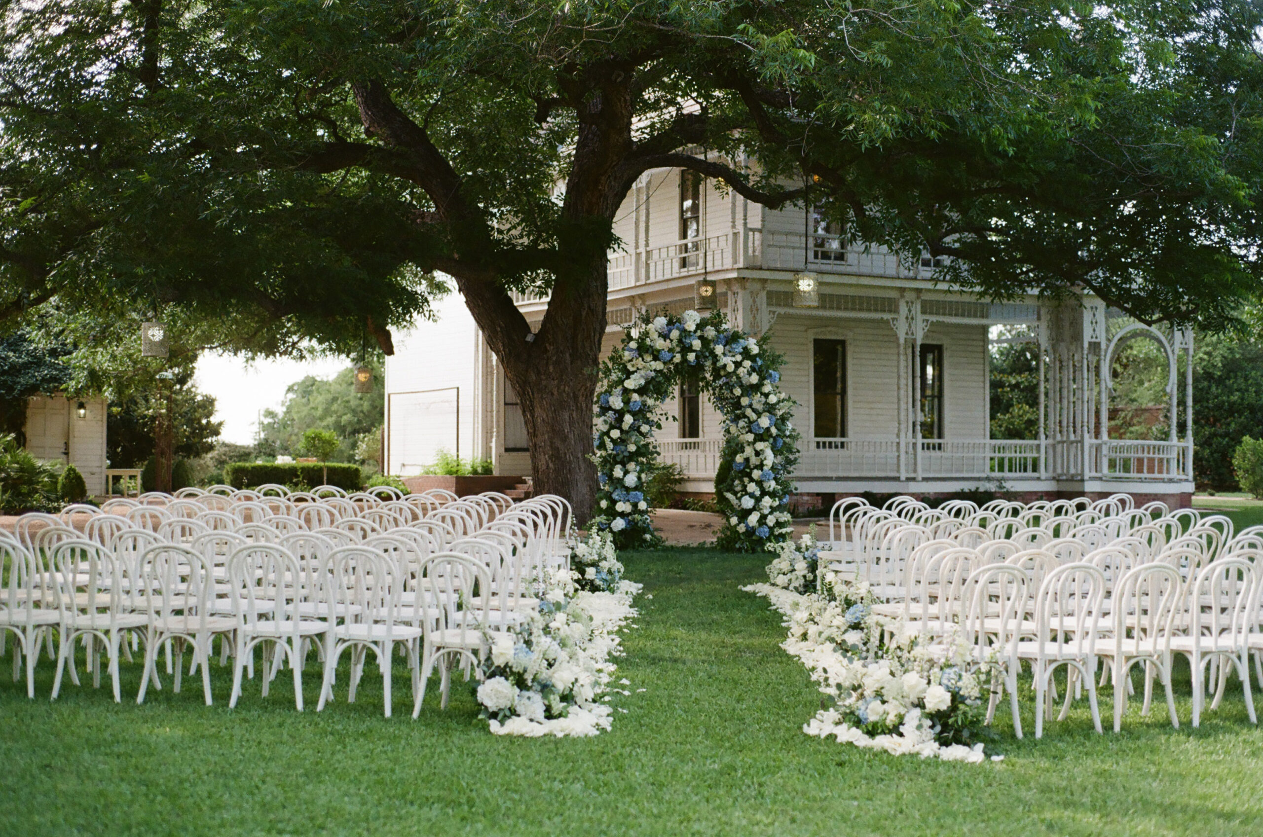Barr Mansion wedding ceremony site before guests arrive. 