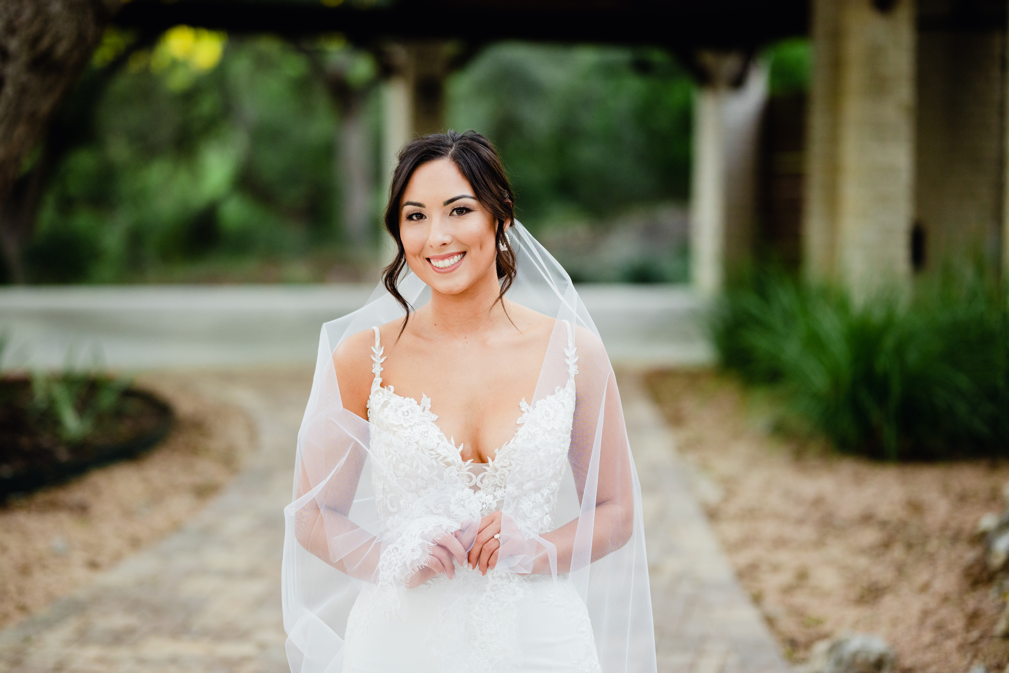 natural bridal portrait photographers in Austin, natural bride, classic bridal portraits