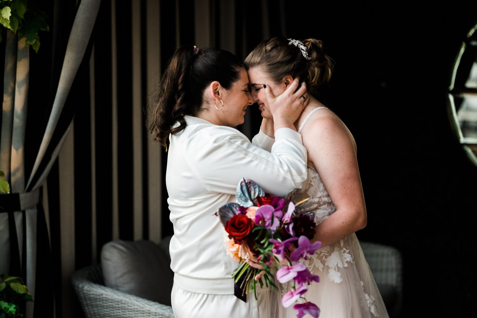 Drag queen at wedding reception | Honestweddingadvice.com